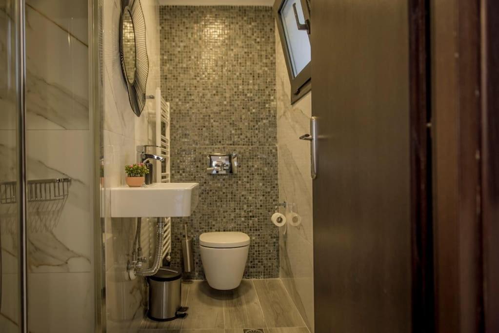 Eva'S Luxurious Penthouse #Mitropoleos6 Apartment